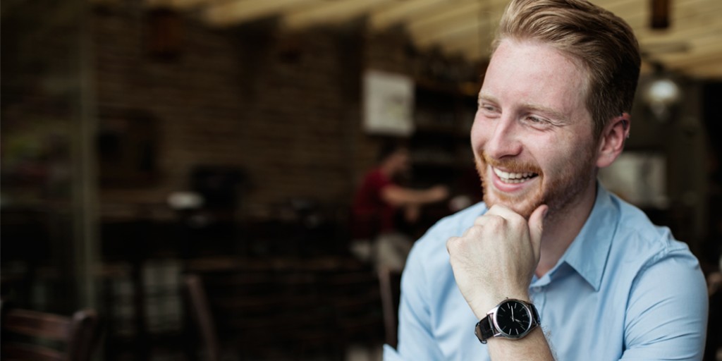 MLP Mitarbeiter vor MLP Gebäude